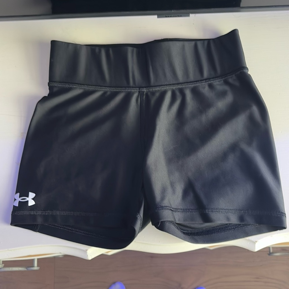 UNDER ARMOUR SPANDEX SHORTS NEVER WORN